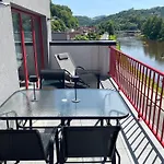 Riverside Luxury & Cafe - Bohemian Paradise On The Greenway Jizera Lejlighed