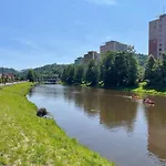 Riverside Luxury & Cafe - Bohemian Paradise On The Greenway Jizera Lejlighed Zelezny Brod