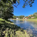 Riverside Luxury & Cafe - Bohemian Paradise On The Greenway Jizera * Zelezny Brod
