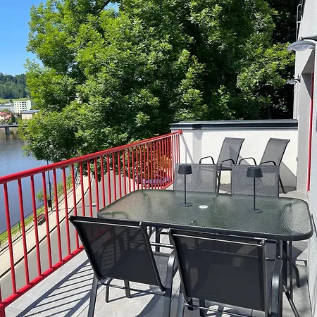 Riverside Luxury & Cafe - Bohemian Paradise On The Greenway Jizera Zelezny Brod