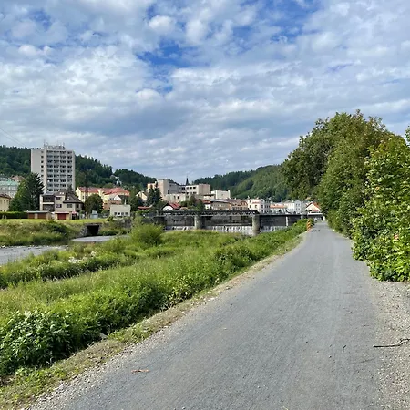 Riverside Luxury & Cafe - Bohemian Paradise On The Greenway Jizera * Zelezny Brod