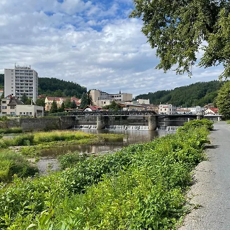 Apartment Riverside Luxury & Cafe - Bohemian Paradise On The Greenway Jizera Zelezny Brod