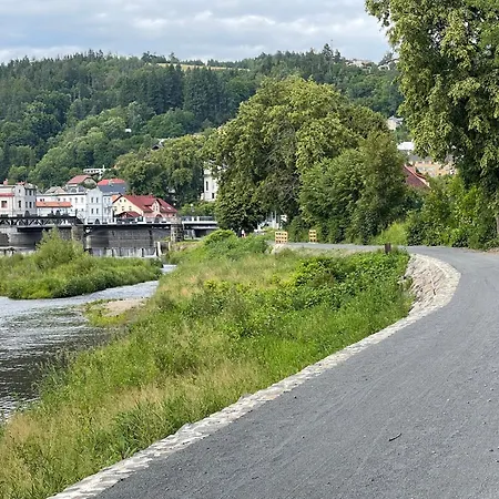 Riverside Luxury & Cafe - Bohemian Paradise On The Greenway Jizera Apartment Zelezny Brod