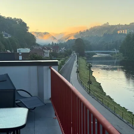 Riverside Luxury & Cafe - Bohemian Paradise On The Greenway Jizera Apartment