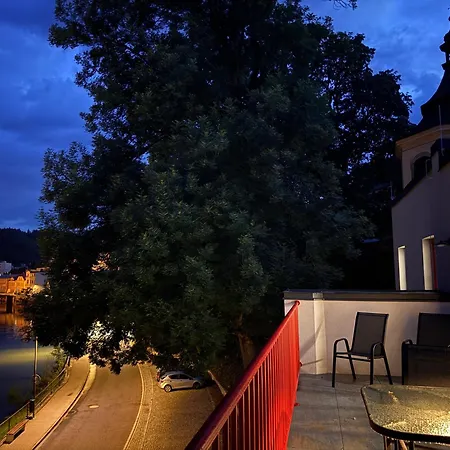 Riverside Luxury & Cafe - Bohemian Paradise On The Greenway Jizera Apartment *
