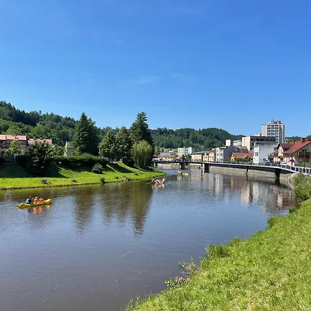 Riverside Luxury & Cafe - Bohemian Paradise On The Greenway Jizera Apartmán