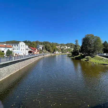 Apartment Riverside Luxury & Cafe - Bohemian Paradise On The Greenway Jizera