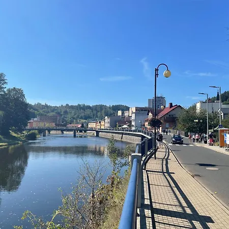 Riverside Luxury & Cafe - Bohemian Paradise On The Greenway Jizera * Zelezny Brod
