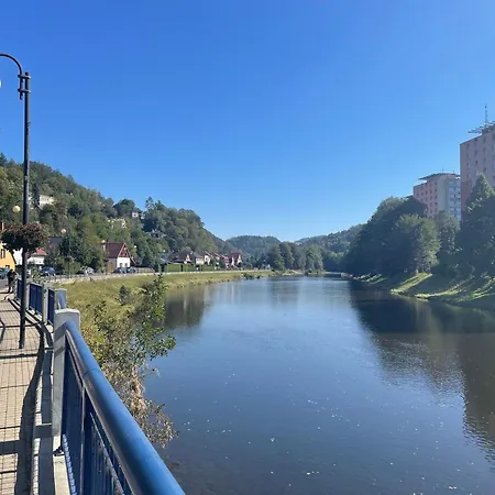 Riverside Luxury & Cafe - Bohemian Paradise On The Greenway Jizera