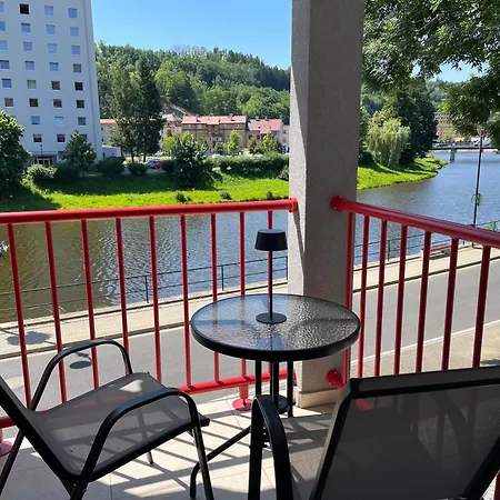 Riverside Luxury & Cafe - Bohemian Paradise On The Greenway Jizera Διαμέρισμα Zelezny Brod